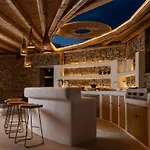 Maera Maximus * Mykonos Town