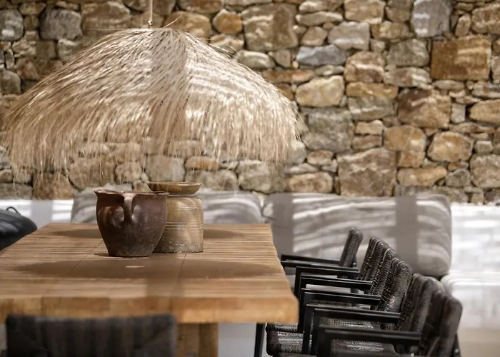 Maera Maximus * Mykonos Town