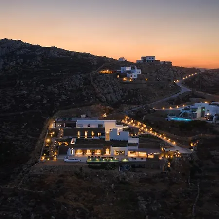 Maera Maximus * Mykonos Town