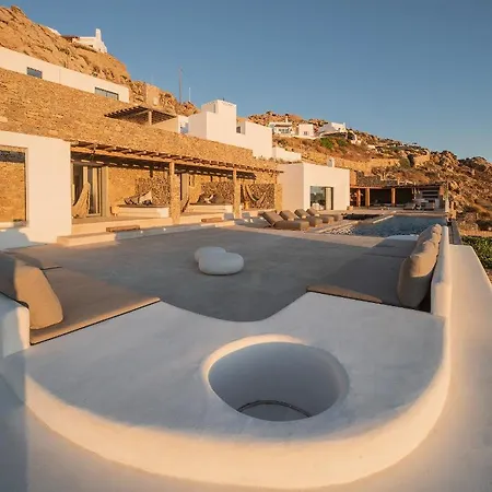 Maera Maximus Mykonos Town