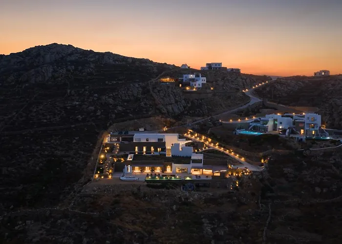 Maera Maximus * Mykonos Town