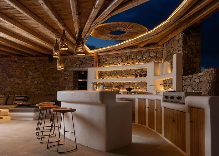 Maera Maximus * Mykonos Town